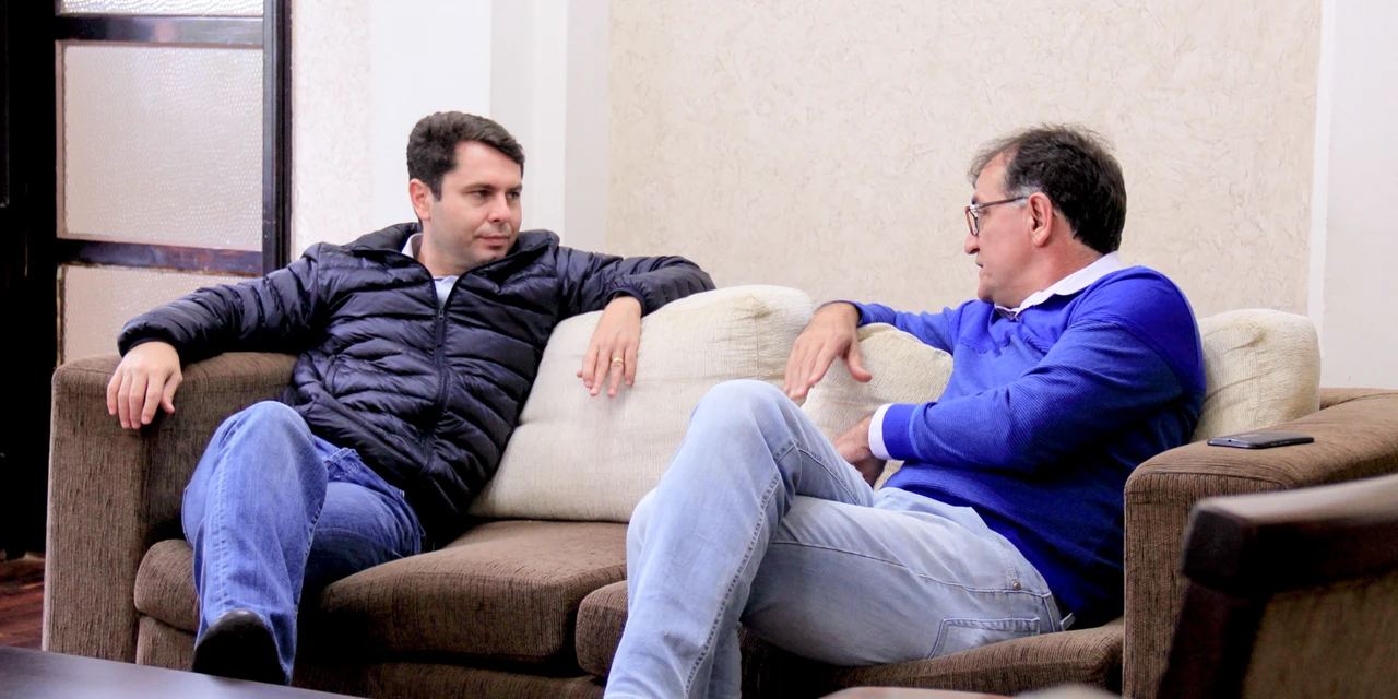 Prefeitura recebe deputado Alexandre Curi