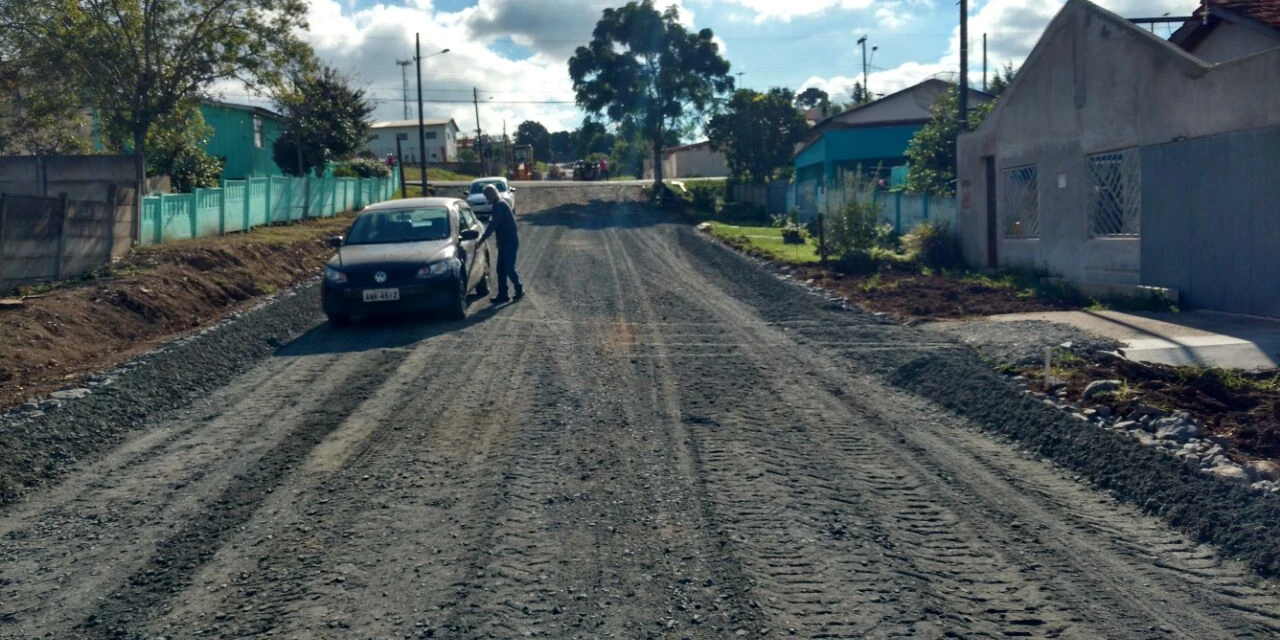 Prefeitura de Palmeira intensifica trabalhos em ruas da cidade