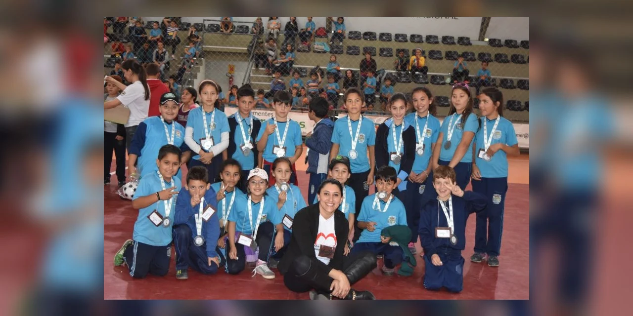 Gincana antitabagismo movimenta escolas em Carambeí