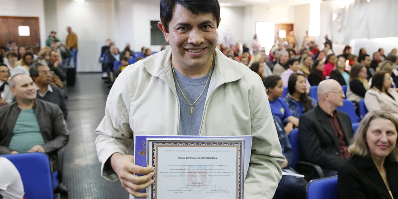 Escolas do Núcleo de Ponta Grossa recebem prêmio de gestão escolar