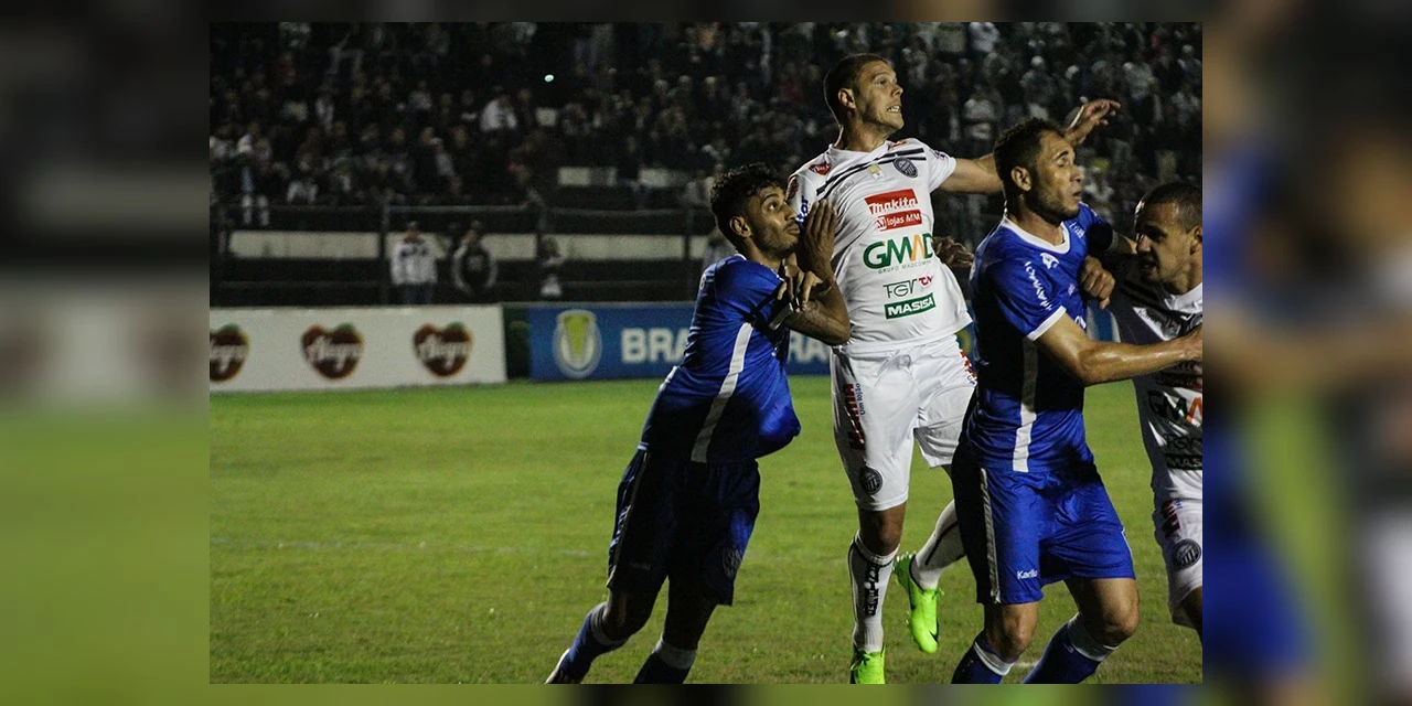 Depois de insucesso no Paranaense, Sosa reafirma importância do jogo contra Desportiva