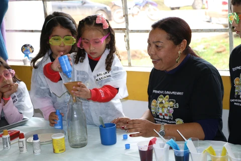 AGRINHO - CMEI Pequeno Reino apresenta Feira Cultural com o tema sustentabilidade