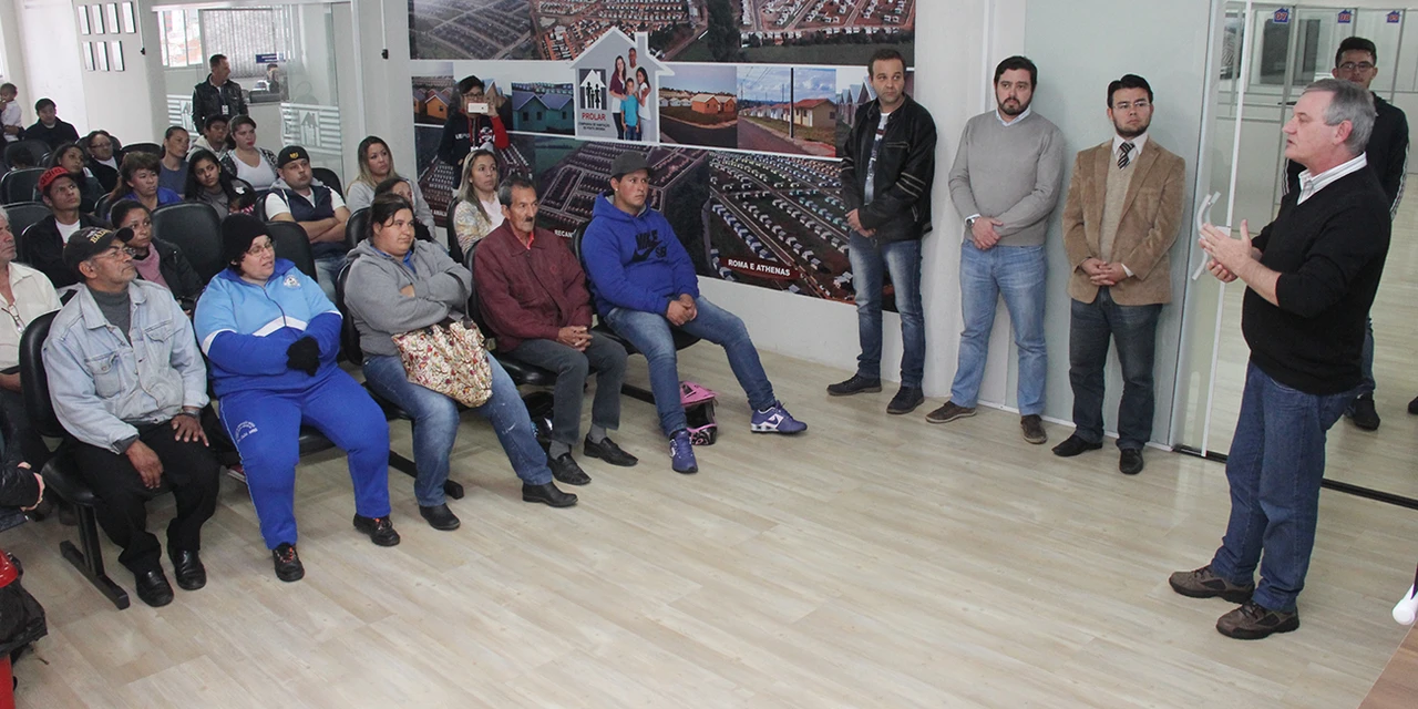 Prolar realiza o sorteio de lotes para 20 famílias no Parque dos Sabiás