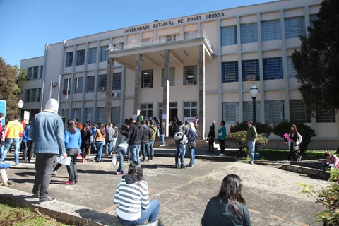 UEPG aplica provas do Vestibular de Inverno em 16 cidades