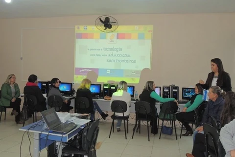 Professores participam de atualização profissional do Projeto ABC Digital