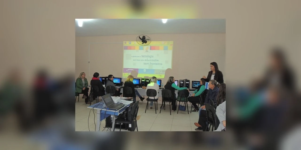 Professores participam de atualização profissional do Projeto ABC Digital