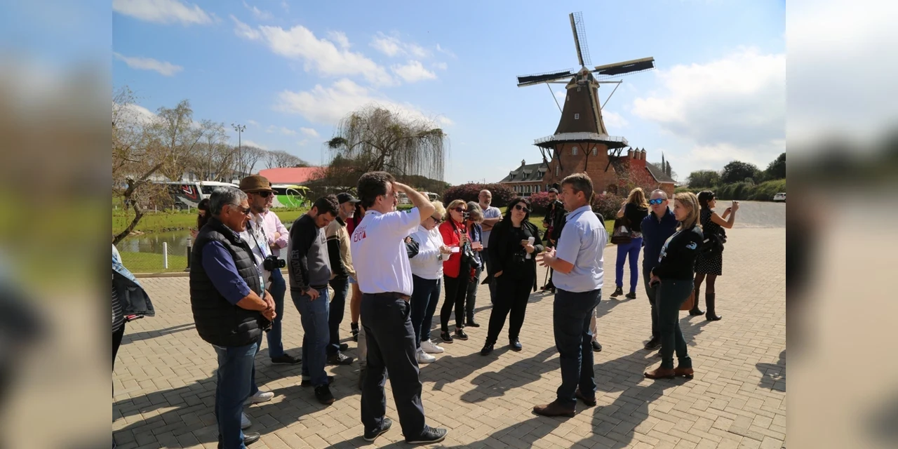 Grupo de jornalistas se encanta com turismo local em press trip