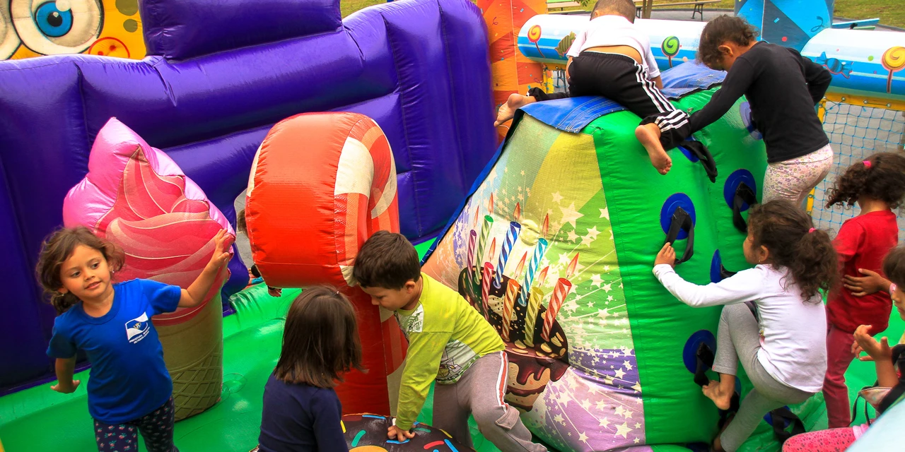 CMEIs e Escolas realizam festas  para comemorar o Dia das Crianças