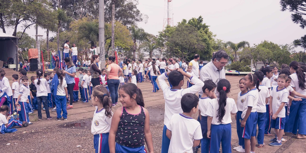 Feirinha na Praça teve grande participação popular e aprovação de expositores