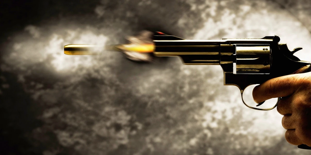 Assalto a posto de combustível termina com motorista baleado em Piraí do Sul