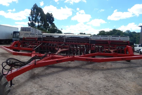 Empresa piraiense fabrica um dos maiores equipamentos agrícolas do Brasil