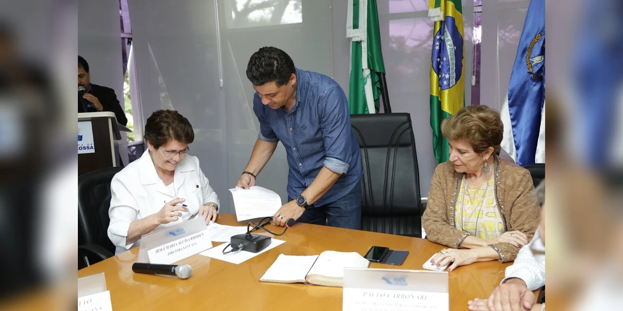 Convênio entre Prefeitura e Faculdade Sant’Ana oferece desconto na graduação para servidores municipais