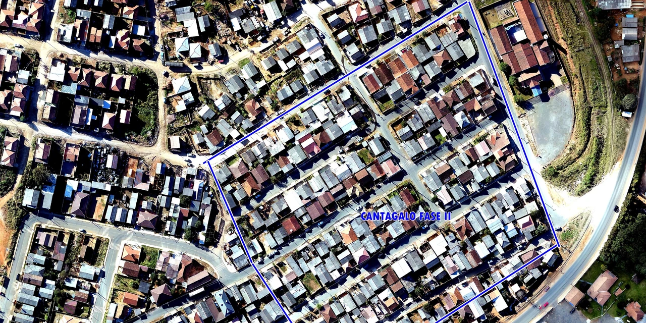 Prefeitura entrega título de regularização fundiária no Cantagalo II