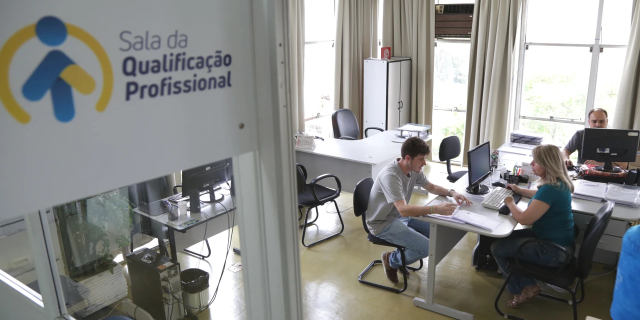 Inscrições para vagas de estágio na educação municipal encerram amanhã