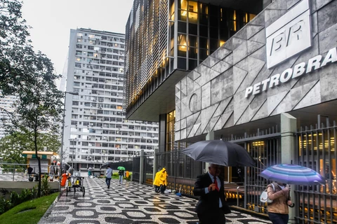 Petrobras anuncia conclusão de emissão de US$ 2 bilhões em títulos no exterior