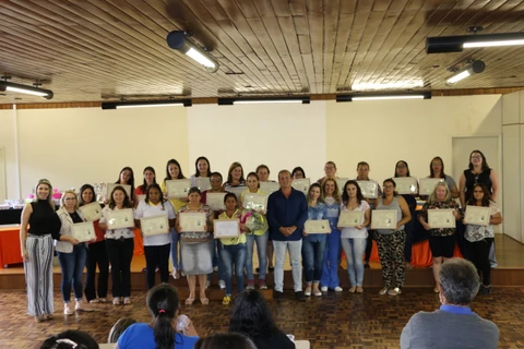 Merendeiras recebem premiação por boas práticas de manipulação