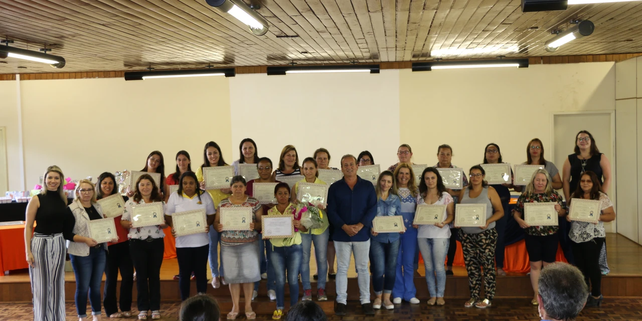 Merendeiras recebem premiação por boas práticas de manipulação