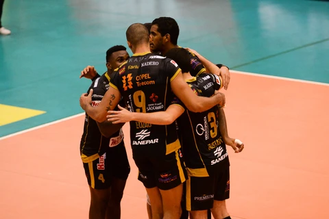 Em grande atuação, Ponta Grossa Caramuru vence Corinthians-Guarulhos na Superliga