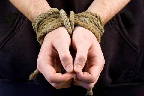 Após ser reconhecido por vítima, ladrão leva ‘corretivo’ de populares