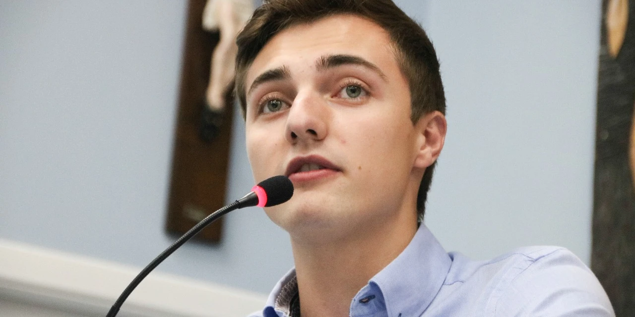 Zampieri cobra respostas sobre requerimentos e cita improbidade administrativa