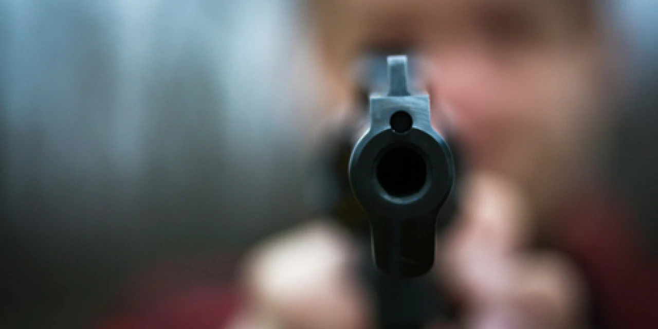 Caminhoneiro é mantido na mira de bandidos por mais de 6 horas