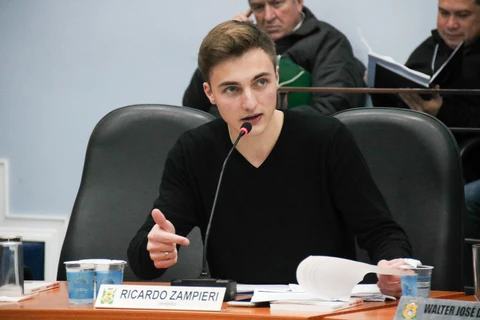 Vereador cobra VCG por atraso nas linhas de ônibus