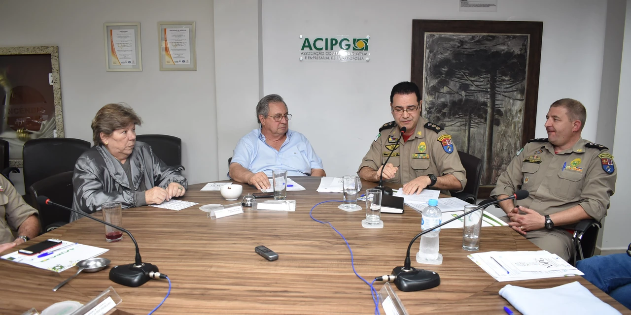 Corpo de Bombeiros solicita apoio da ACIPG