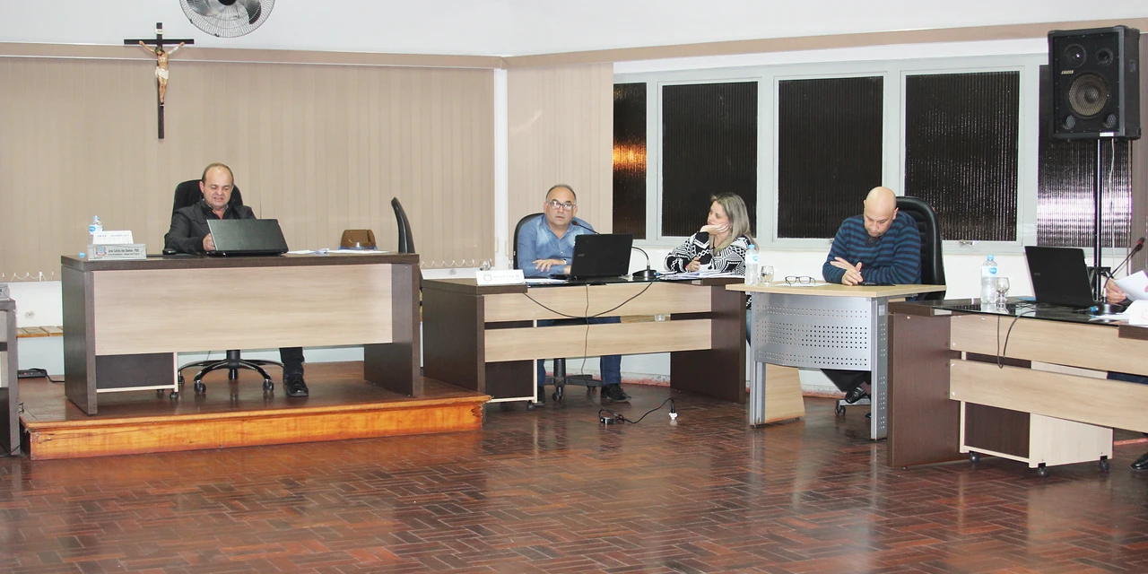 Vereadores aprovam três pedidos de informações