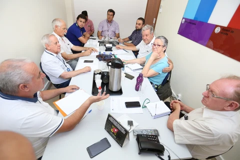 Grupo que estuda implantação de Ceasa se reúne em Ponta Grossa
