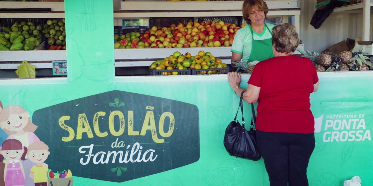 ‘Sacolão da Família’ oferece produtos de qualidade com preços abaixo do mercado
