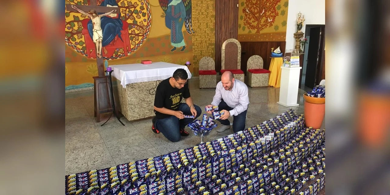 Paróquia arrecada chocolate para crianças carentes