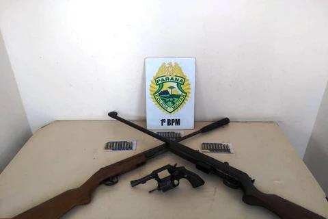 Pelotão de Choque apreende armas e munições no Cará-Cará