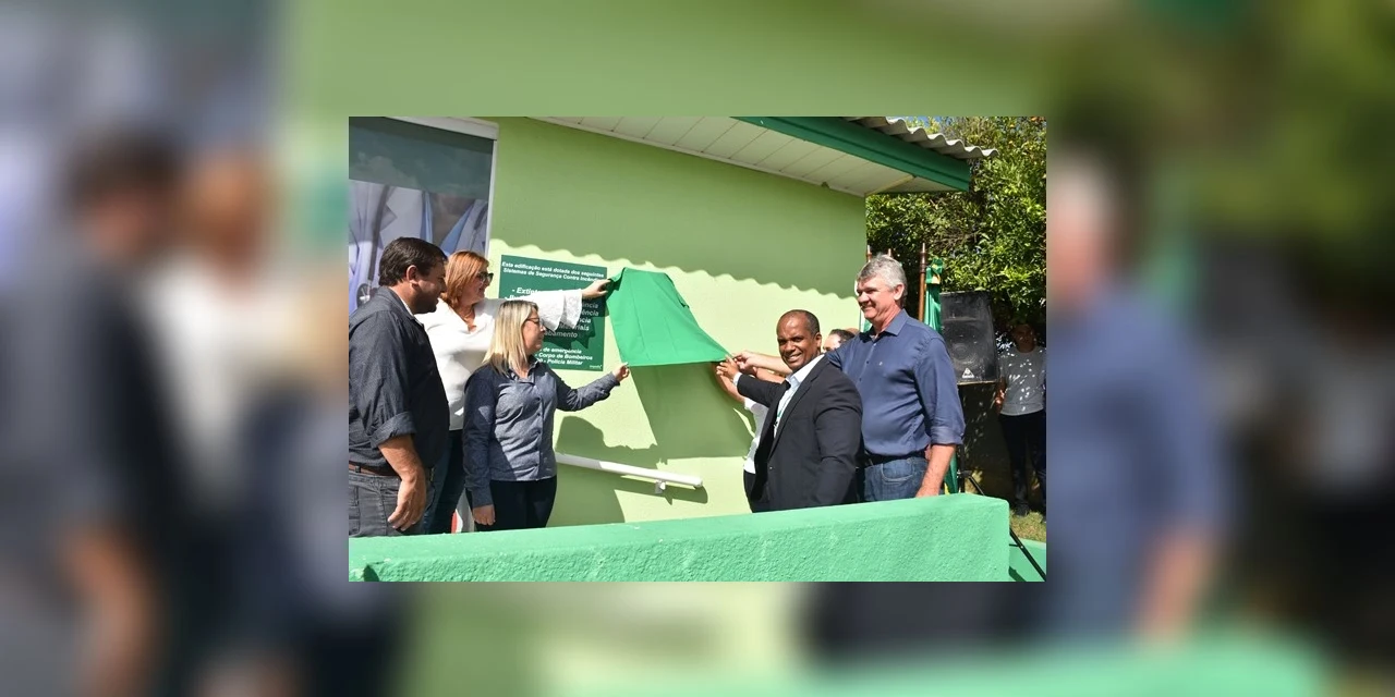 Jaguariaíva entrega Castramóvel e reforma da UBS Adélia Kojo Baldin