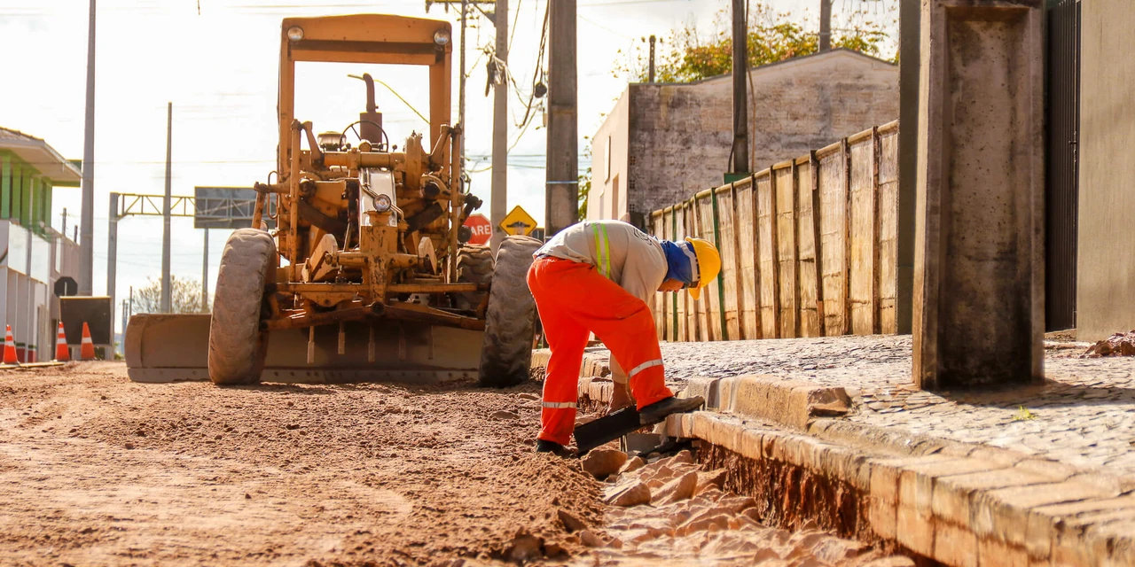 Obras da rua Frei Gaudêncio são retomadas
