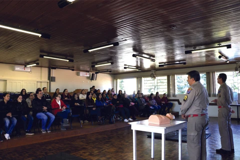 Educação promove treinamento de primeiro socorros