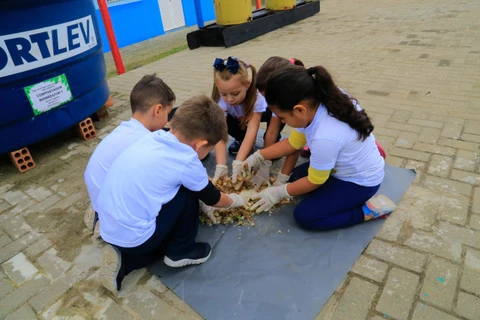 CMEI inaugura reator de compostagem para aproveitar as sobras de alimentos