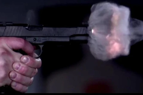 Homem é morto a tiros dentro de casa em Ponta Grossa