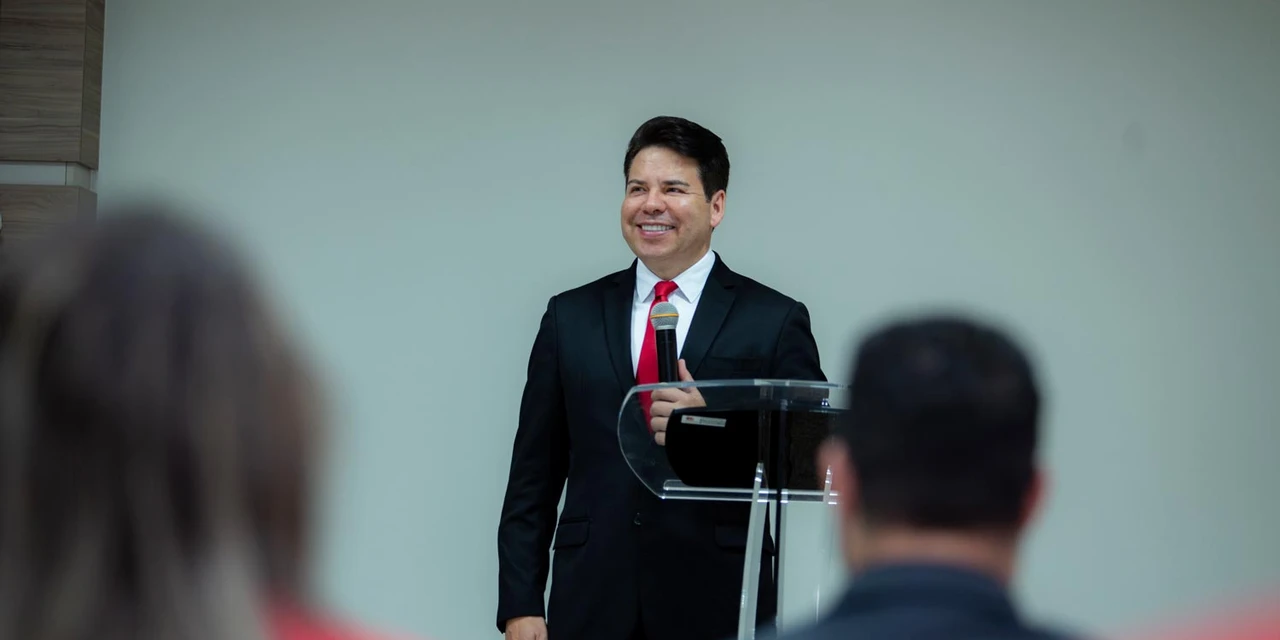 ACIPG Mulher realiza palestra com Oseias Gomes