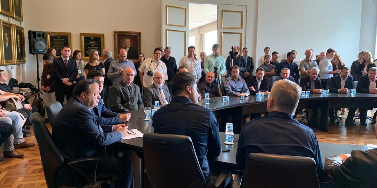 Deputado Hussein Bakri mostra força política e libera recursos a mais de 30 municípios do Paraná