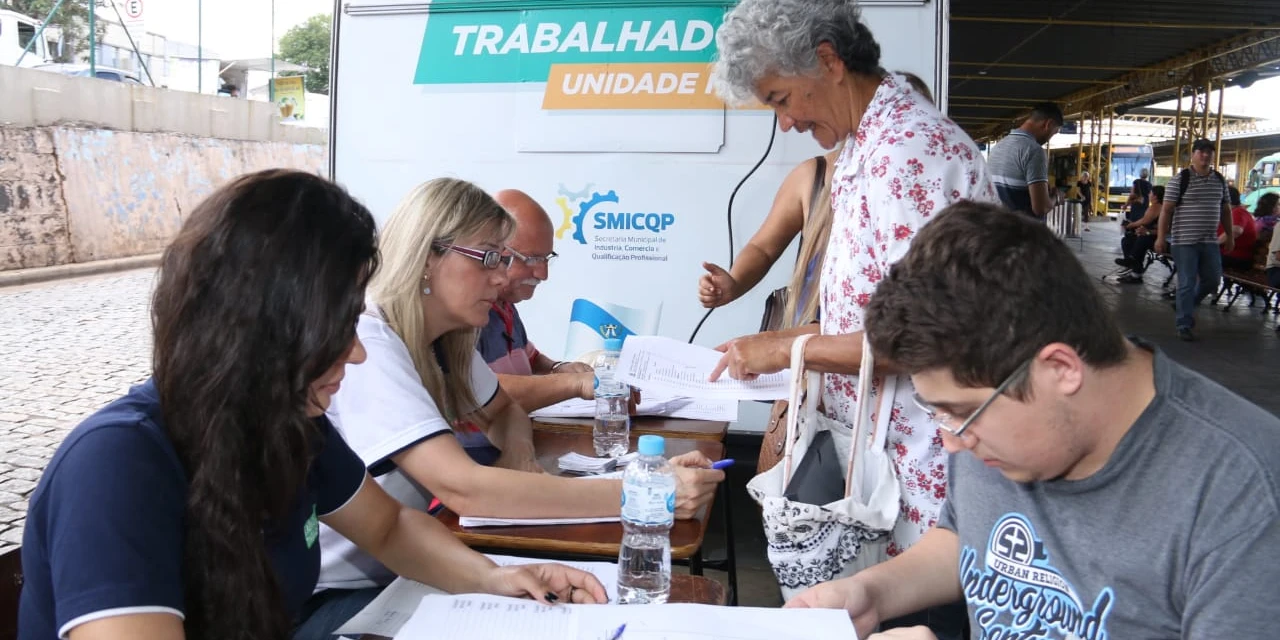 “Mini Feirão da Qualificação, Emprego e Renda” reúne 362 pessoas no terminal Central