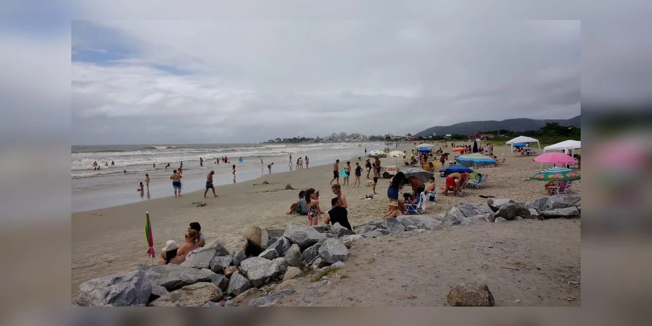 Marinha alerta para possibilidade de ressaca, com ondas de até 2,5 metros no litoral do Paraná