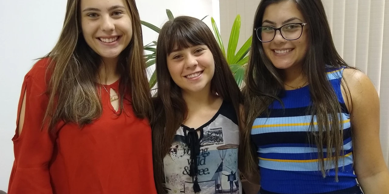 Após ‘perderem’ o pai para o câncer, trigêmeas passam juntas no vestibular e vão cursar medicina em Adamantina