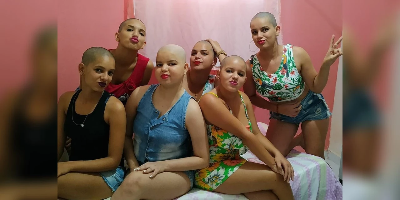 Família raspa cabelo em solidariedade a adolescente com câncer, na Paraíba