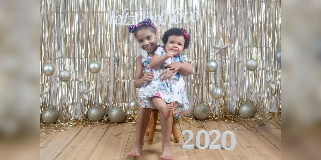 Menina com doença rara encontra medula compatível em irmã de 1 ano: ‘Idênticas geneticamente’