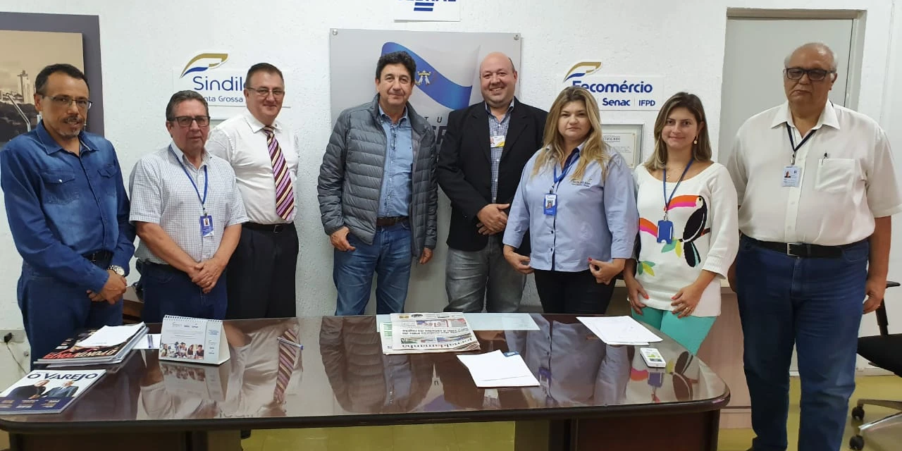 Representante da Voepass participa de reunião na Prefeitura de Ponta Grossa
