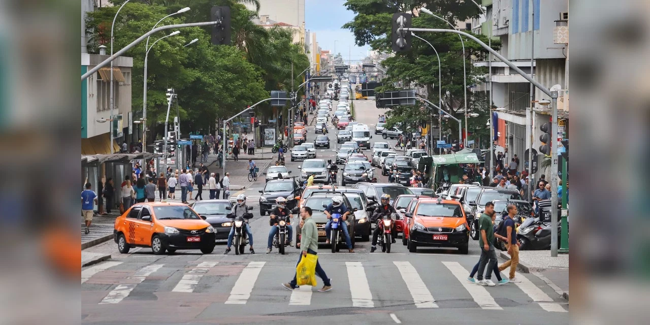 Segunda parcela do IPVA começa a vencer na segunda-feira (17), no Paraná