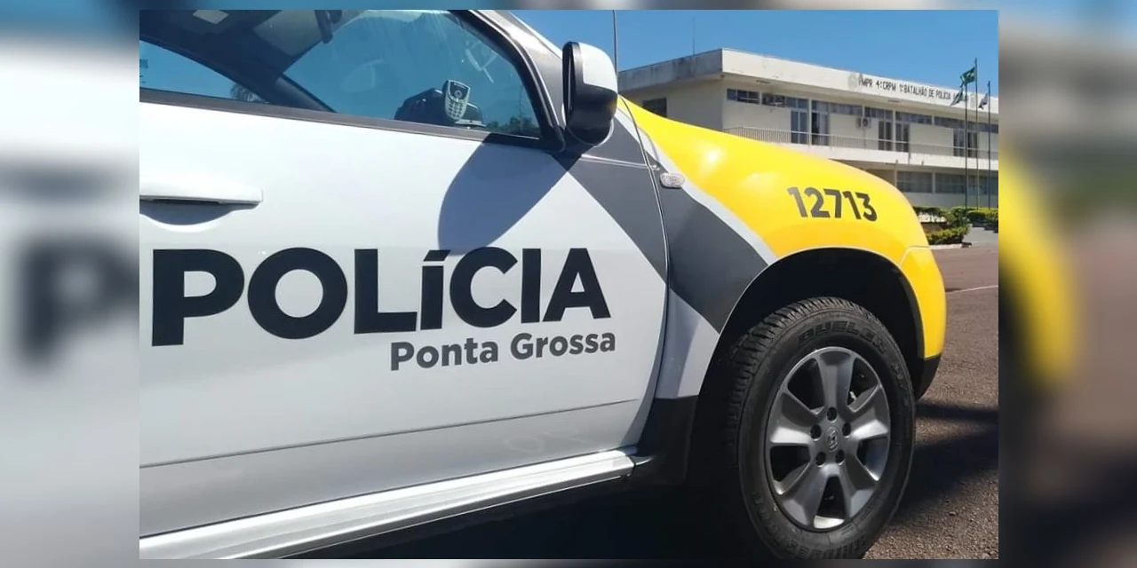 Dupla é presa depois de agredir e roubar pedestre
