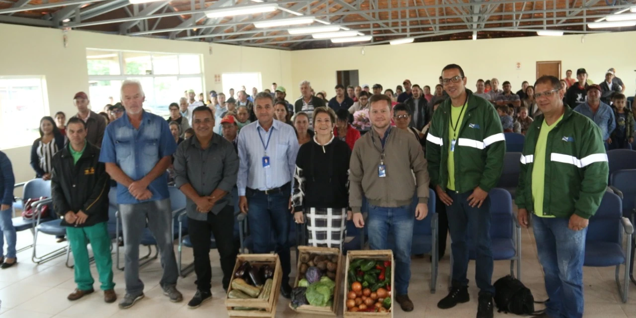 Mais de 160 produtores assinam contrato com a Prefeitura para o programa Feira Verde 2020*