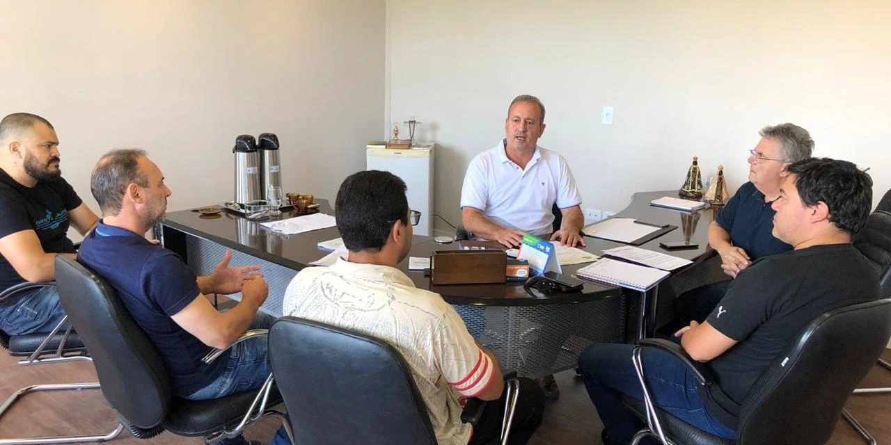 Prefeitura de Castro estuda municipalizar transporte coletivo