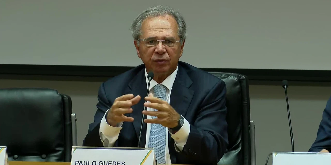 Coronavírus: governo dá 3 meses para depósito de FGTS, antecipa 13º do INSS e reforça Bolsa Família